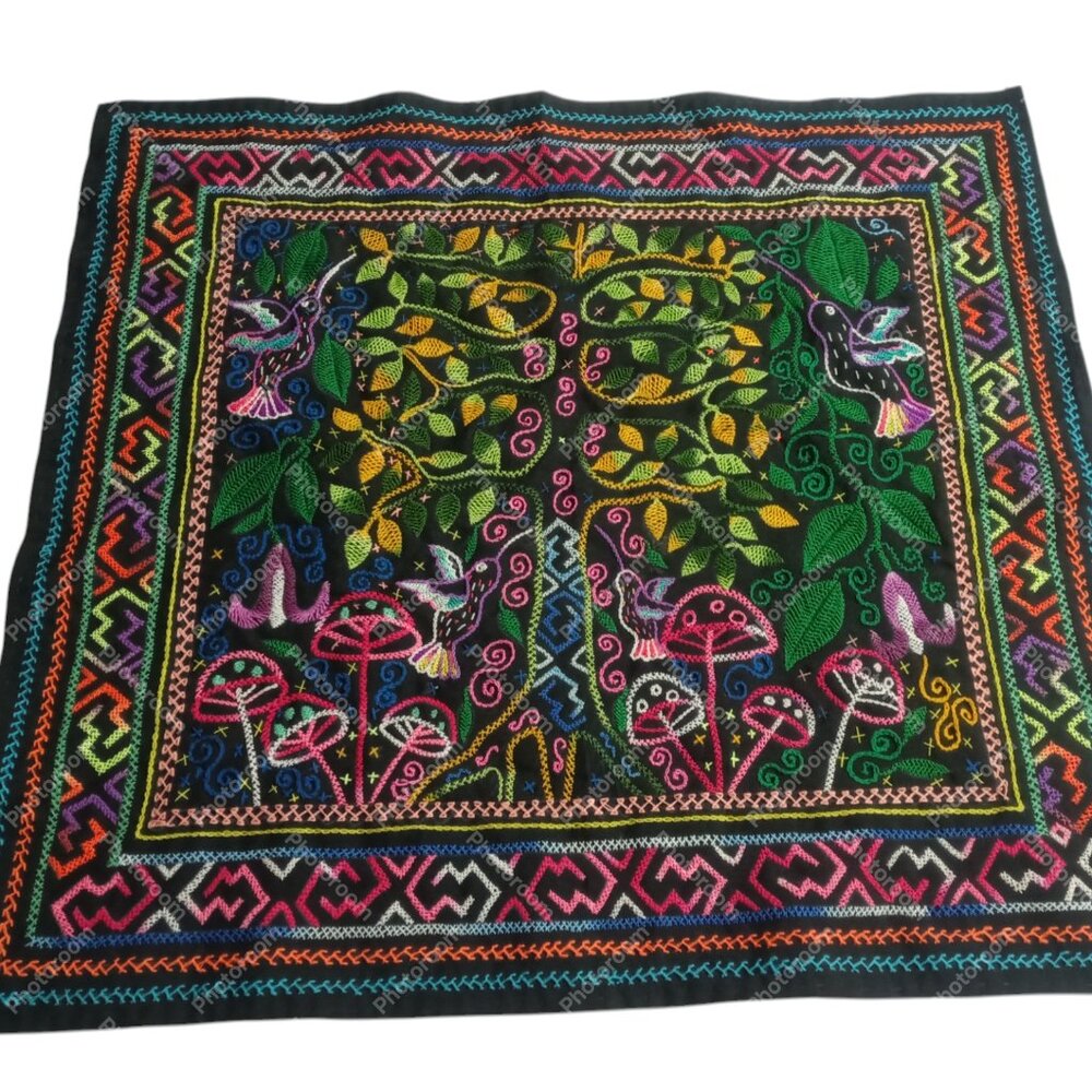 Hand Embroidered Shipibo Blanket Amazon Jungle Multicolored Flowers - Picture 4 of 9
